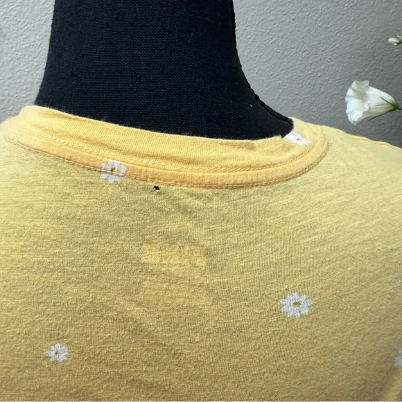 Victoria’s Secret PINK Yellow Daisy Print Tee Shirt Women’s Large Summer Casual - Picture 4 of 9